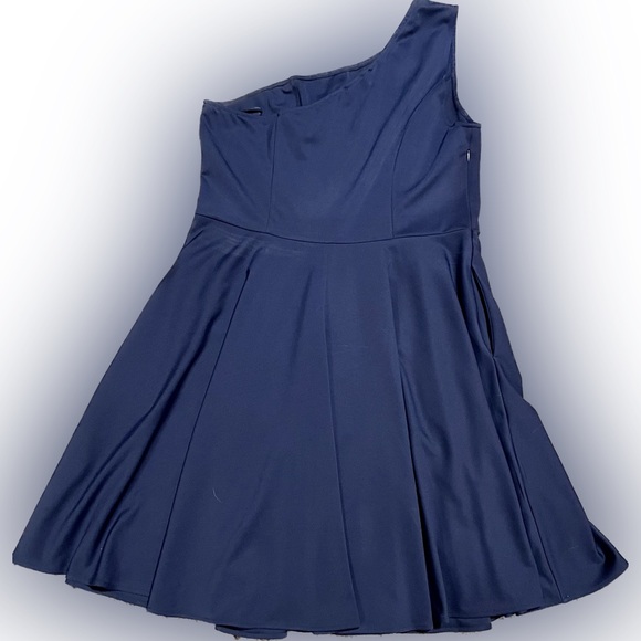 Worn once! One shoulder Navy fit and flare dress WITH POCKETS- women’s 2XL - Picture 2 of 12